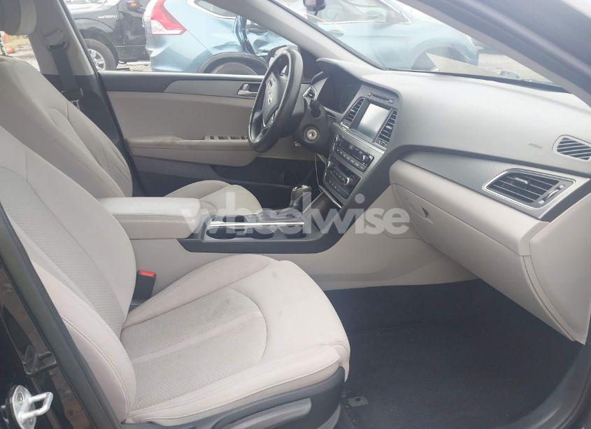 Photo 5 of 2017 Hyundai Sonata SE (VIN 5NPE24AF1HH466268)