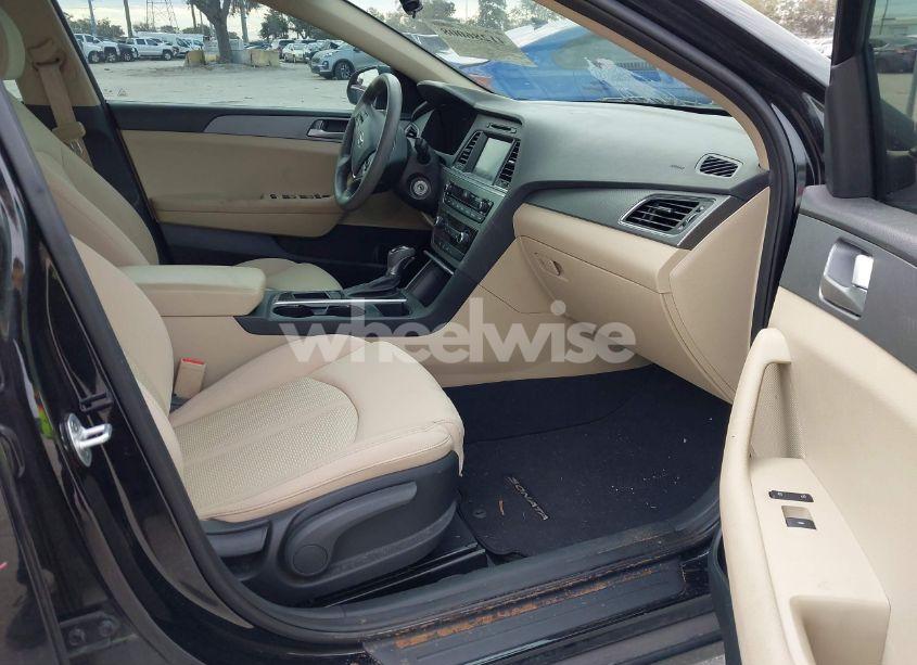 Photo 5 of 2017 Hyundai Sonata SE (VIN 5NPE24AF1HH467159)