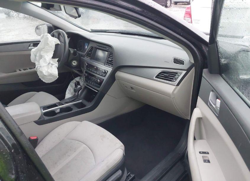 Photo 5 of 2017 Hyundai Sonata SE (VIN 5NPE24AF1HH479747)