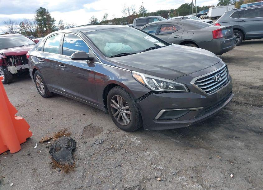 2017 Hyundai Sonata SE (VIN 5NPE24AF1HH512634) main photo