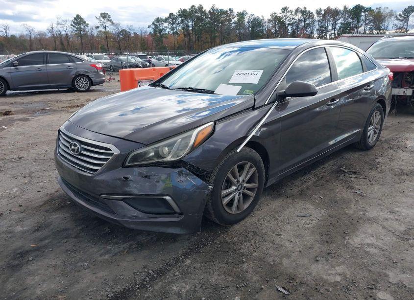 Photo 2 of 2017 Hyundai Sonata SE (VIN 5NPE24AF1HH512634)