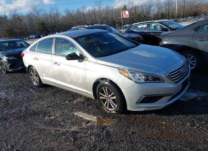 2017 Hyundai Sonata (VIN 5NPE24AF1HH566046) main photo