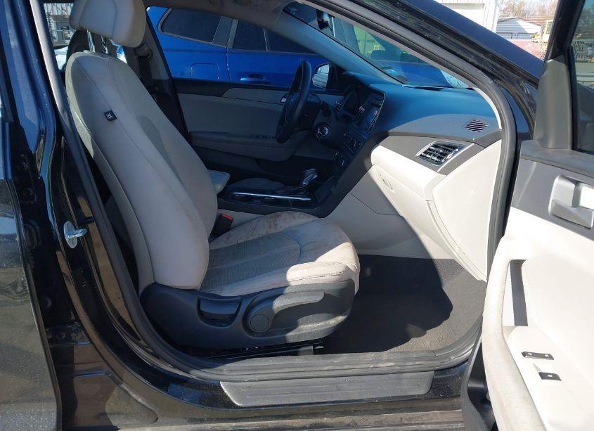 Photo 5 of 2017 Hyundai Sonata SE (VIN 5NPE24AF1HH592470)