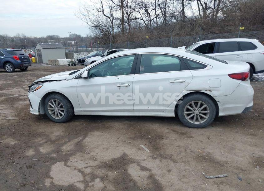 Photo 15 of 2018 Hyundai Sonata SE (VIN 5NPE24AF1JH614229)