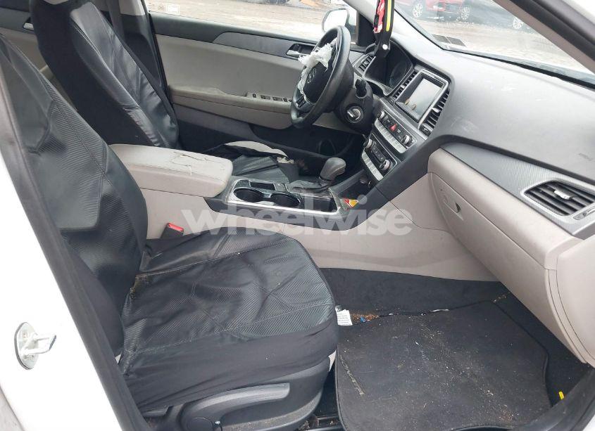 Photo 5 of 2018 Hyundai Sonata SE (VIN 5NPE24AF1JH614229)