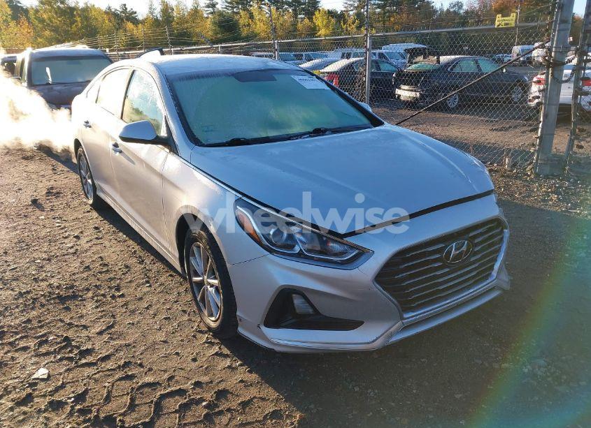 2018 Hyundai Sonata SE (VIN 5NPE24AF1JH662376) main photo