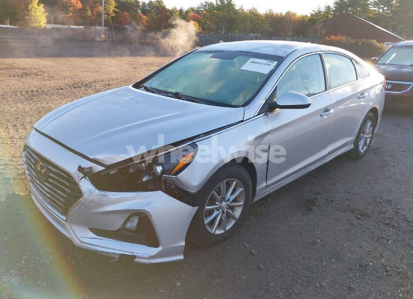 Photo 2 of 2018 Hyundai Sonata SE (VIN 5NPE24AF1JH662376)