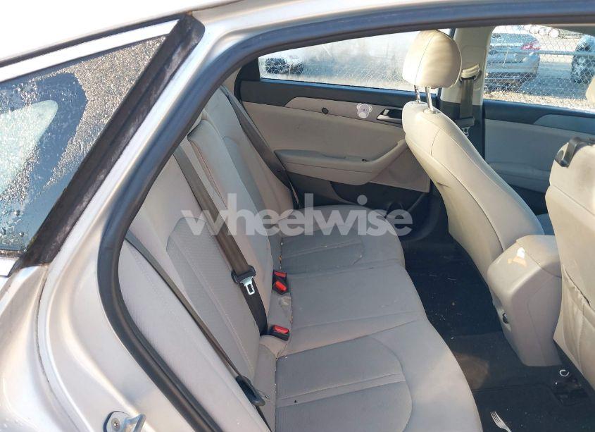 Photo 8 of 2018 Hyundai Sonata SE (VIN 5NPE24AF1JH662376)