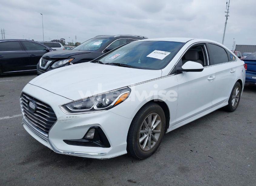 Photo 2 of 2018 Hyundai Sonata SE (VIN 5NPE24AF1JH676441)