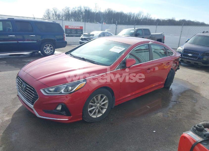 Photo 2 of 2018 Hyundai Sonata SE (VIN 5NPE24AF1JH688430)
