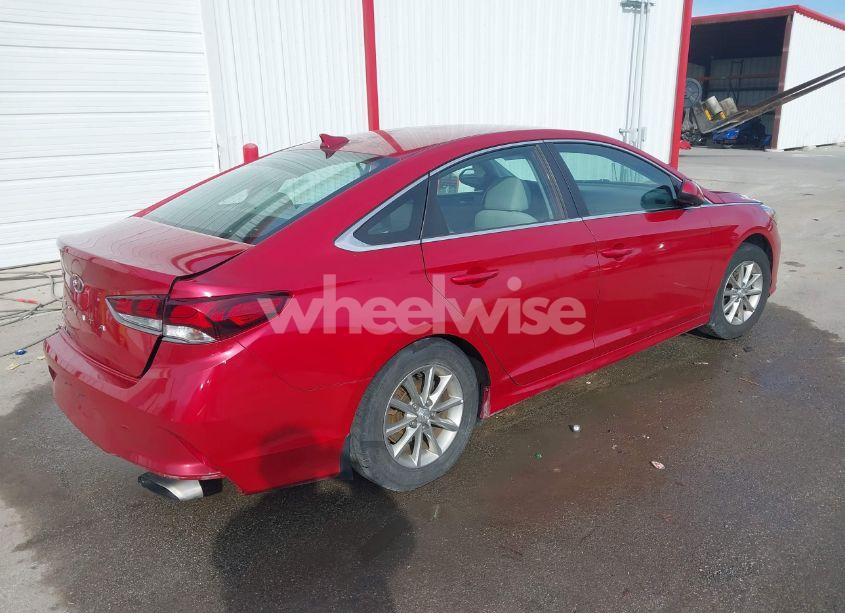 Photo 4 of 2018 Hyundai Sonata SE (VIN 5NPE24AF1JH688430)