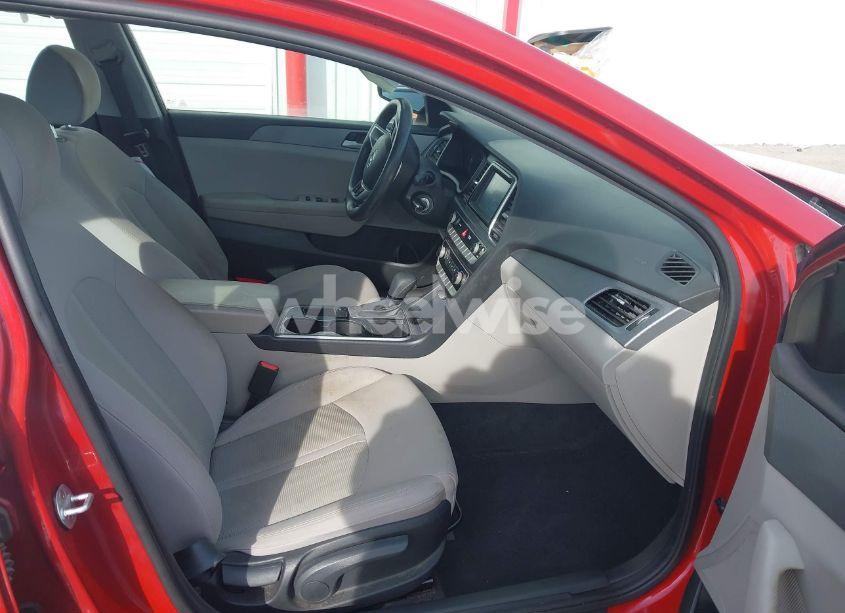 Photo 5 of 2018 Hyundai Sonata SE (VIN 5NPE24AF1JH688430)