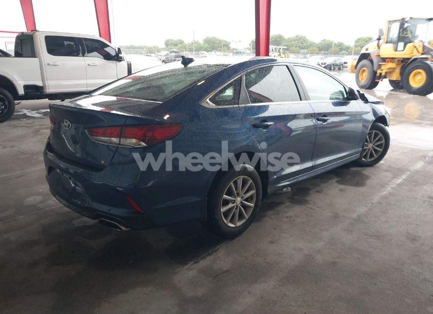 Photo 4 of 2018 Hyundai Sonata SE (VIN 5NPE24AF1JH693255)