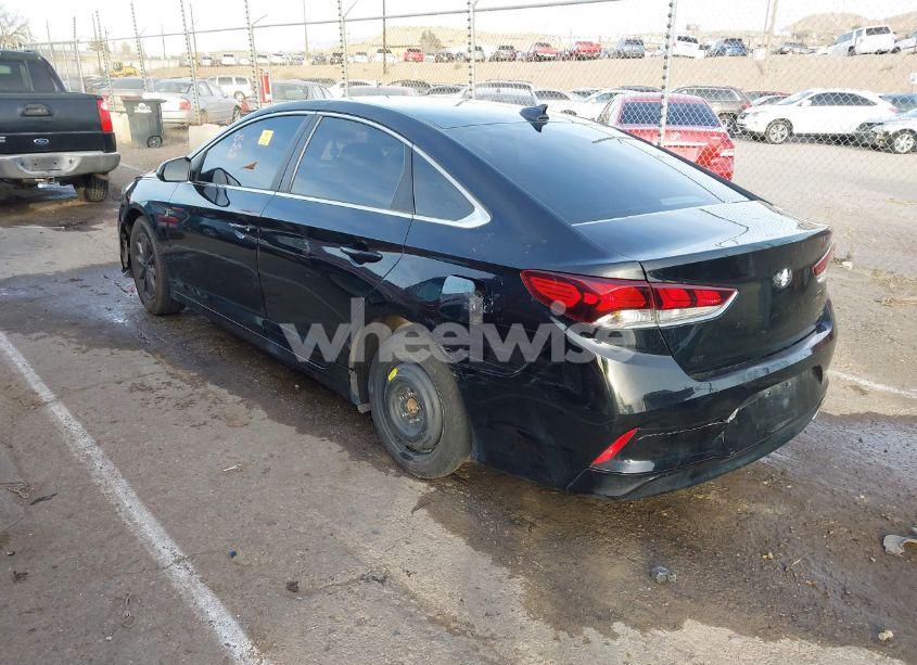 Photo 3 of 2019 Hyundai Sonata SE (VIN 5NPE24AF1KH736414)