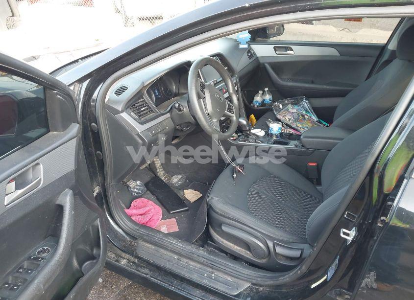 Photo 5 of 2019 Hyundai Sonata SE (VIN 5NPE24AF1KH736414)