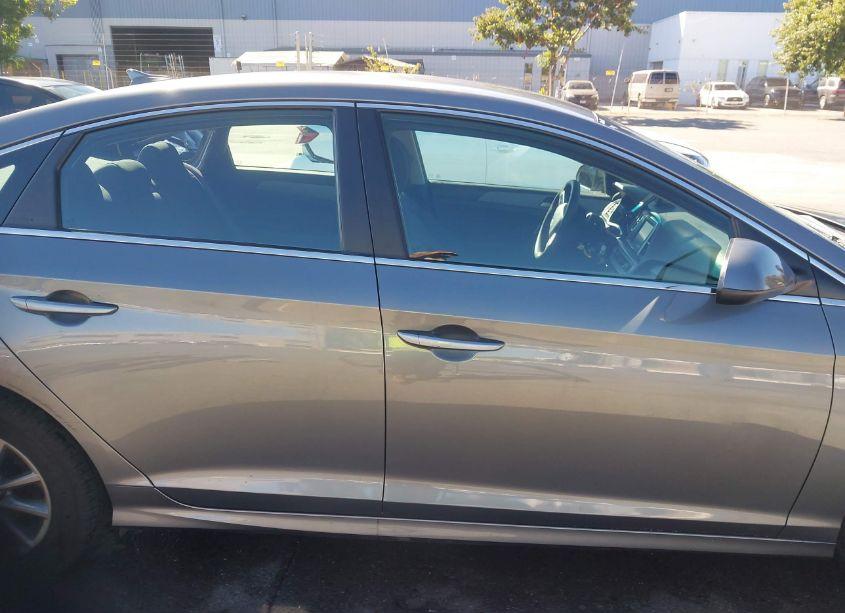 Photo 14 of 2019 Hyundai Sonata SE (VIN 5NPE24AF1KH751236)