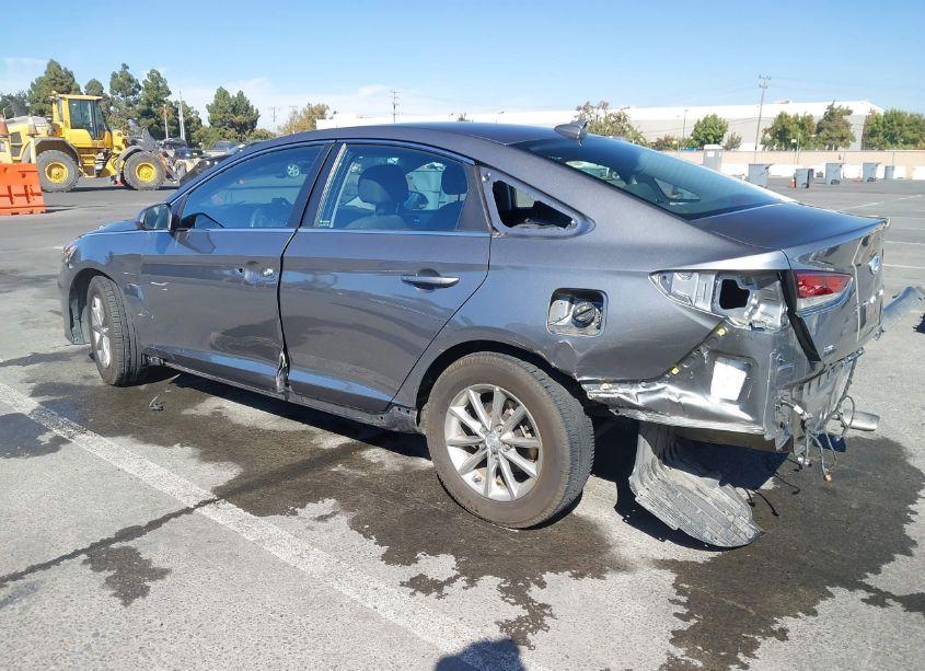 Photo 3 of 2019 Hyundai Sonata SE (VIN 5NPE24AF1KH751236)