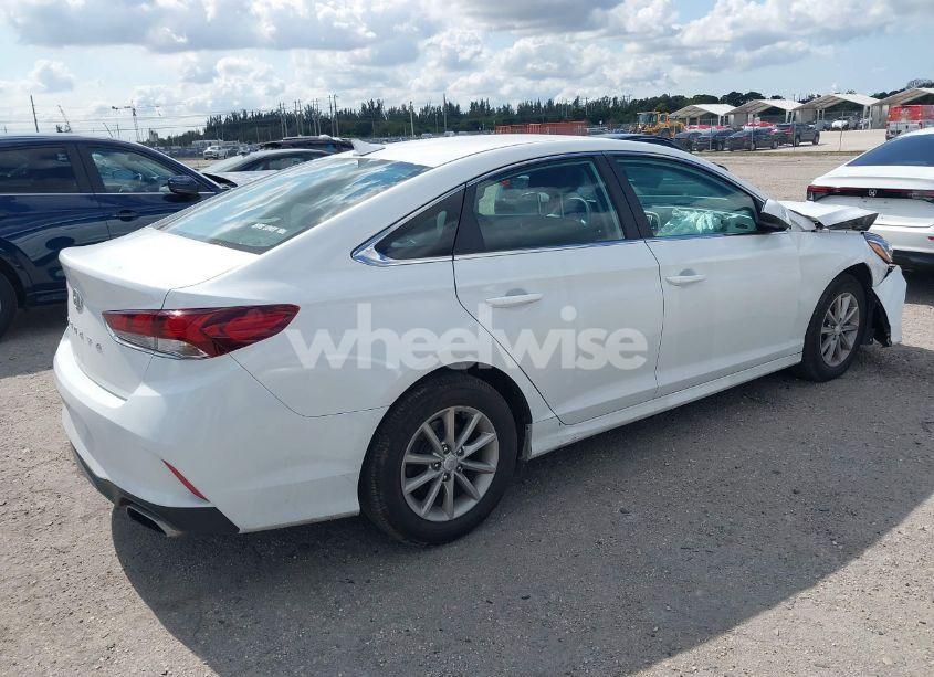 Photo 4 of 2019 Hyundai Sonata SE (VIN 5NPE24AF1KH758199)