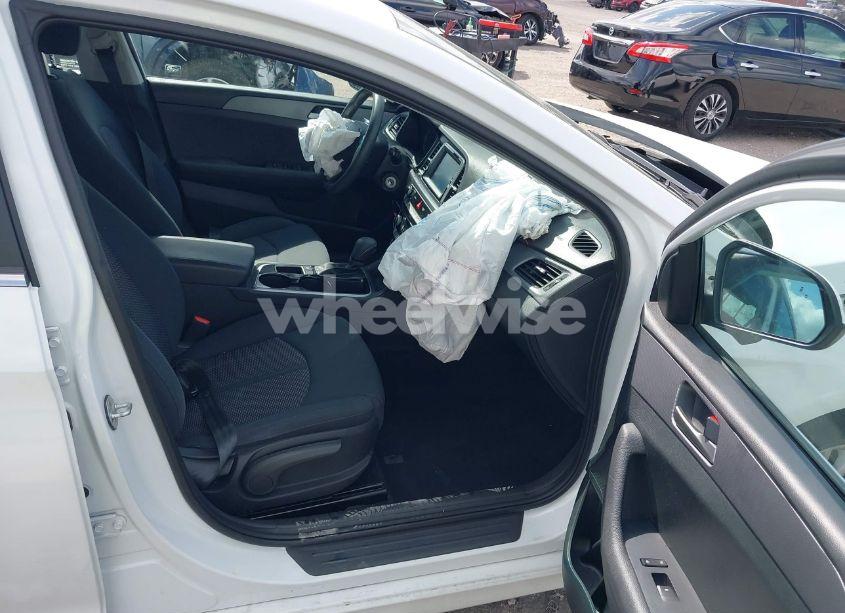 Photo 5 of 2019 Hyundai Sonata SE (VIN 5NPE24AF1KH758199)