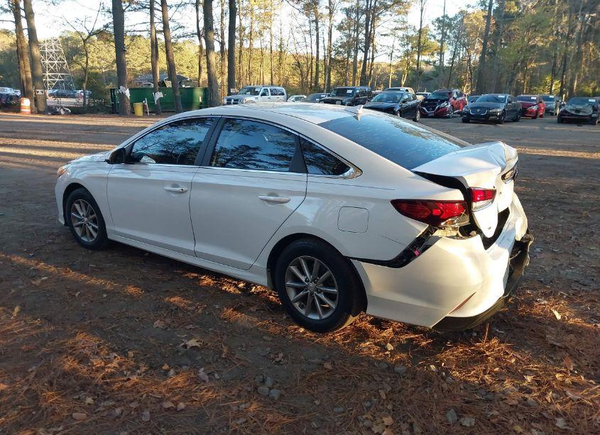 Photo 3 of 2019 Hyundai Sonata SE (VIN 5NPE24AF1KH761930)