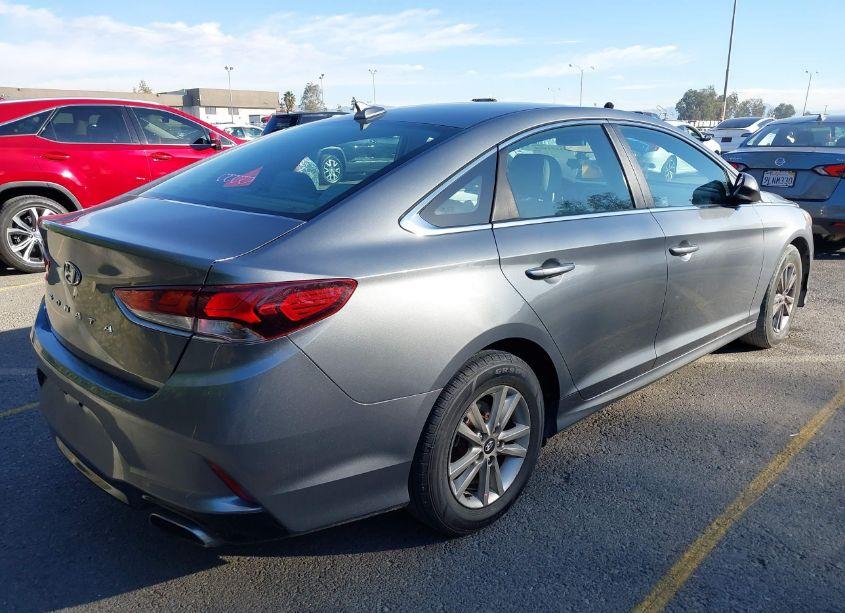 Photo 4 of 2019 Hyundai Sonata SE (VIN 5NPE24AF1KH769591)