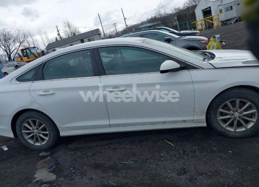Photo 13 of 2019 Hyundai Sonata SE (VIN 5NPE24AF1KH771065)
