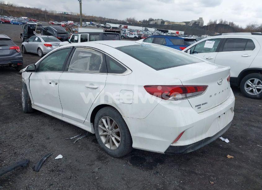 Photo 3 of 2019 Hyundai Sonata SE (VIN 5NPE24AF1KH771065)