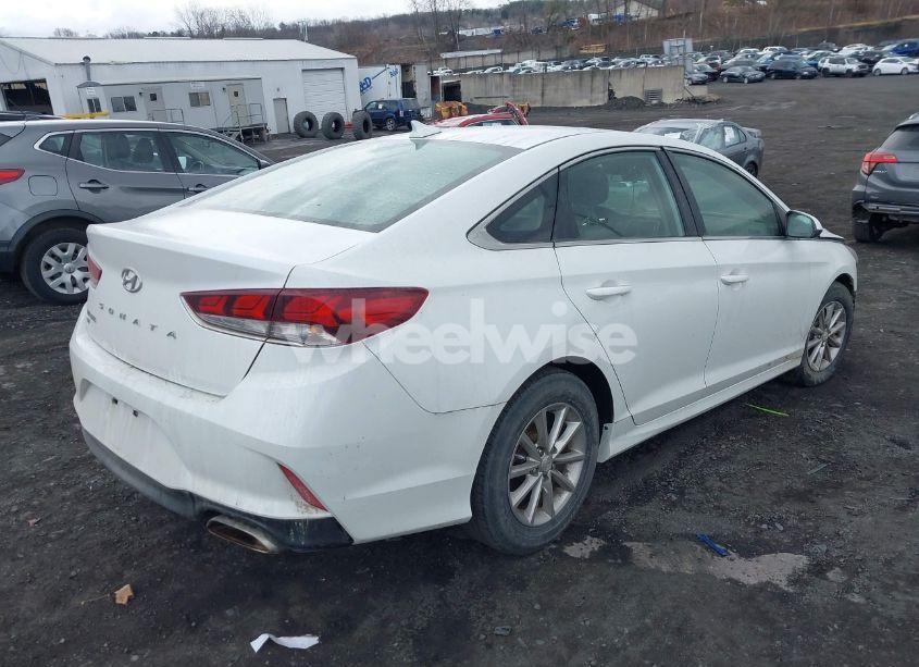 Photo 4 of 2019 Hyundai Sonata SE (VIN 5NPE24AF1KH771065)