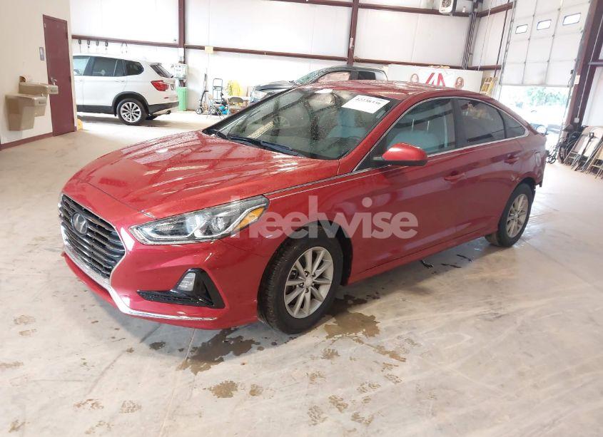 Photo 2 of 2019 Hyundai Sonata SE (VIN 5NPE24AF1KH780378)