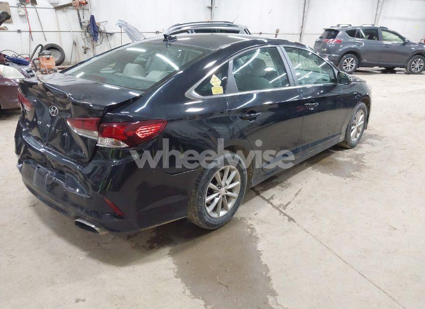Photo 4 of 2019 Hyundai Sonata SE (VIN 5NPE24AF1KH785659)