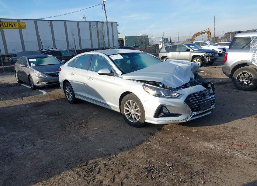 2019 Hyundai Sonata SE (VIN 5NPE24AF1KH796662) main photo