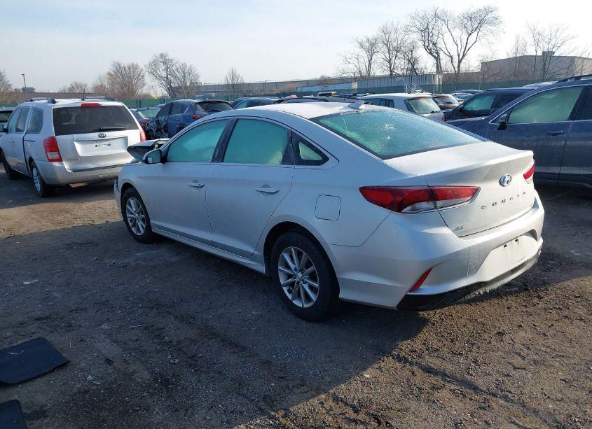 Photo 3 of 2019 Hyundai Sonata SE (VIN 5NPE24AF1KH796662)