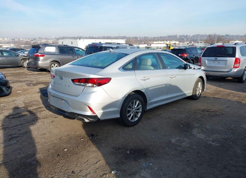 Photo 4 of 2019 Hyundai Sonata SE (VIN 5NPE24AF1KH796662)