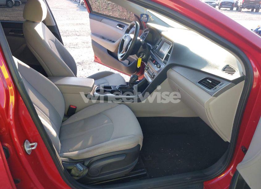 Photo 5 of 2019 Hyundai Sonata SE (VIN 5NPE24AF1KH801553)