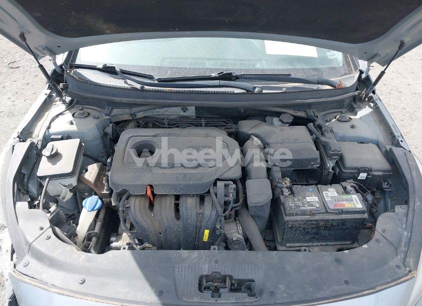 Photo 10 of 2015 Hyundai Sonata SE (VIN 5NPE24AF2FH002760)