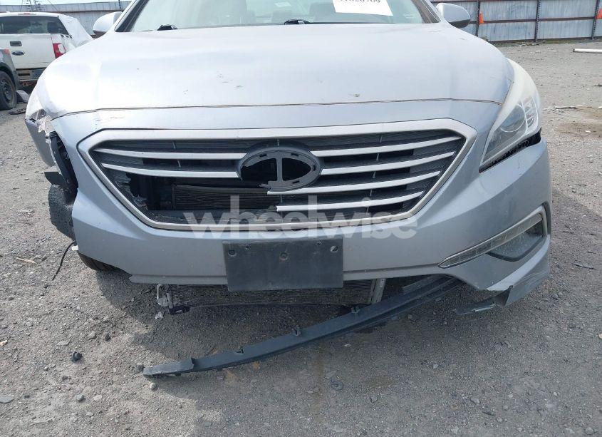 Photo 13 of 2015 Hyundai Sonata SE (VIN 5NPE24AF2FH002760)