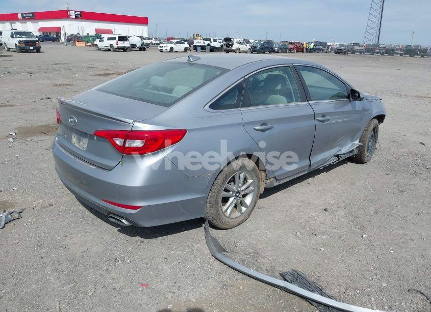 Photo 4 of 2015 Hyundai Sonata SE (VIN 5NPE24AF2FH002760)