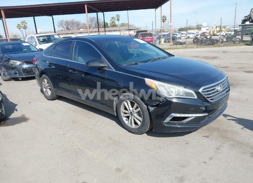 2015 Hyundai Sonata SE (VIN 5NPE24AF2FH006730) main photo