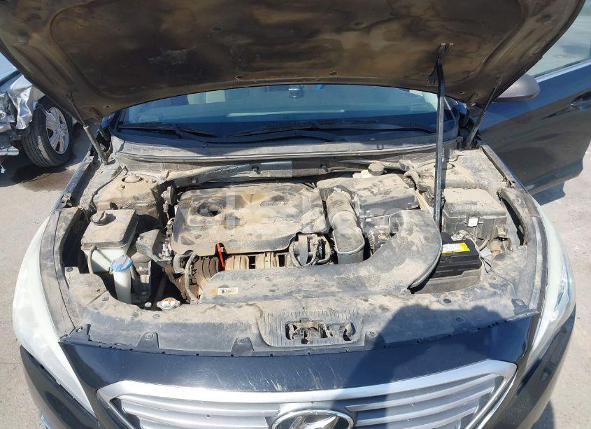 Photo 10 of 2015 Hyundai Sonata SE (VIN 5NPE24AF2FH006730)