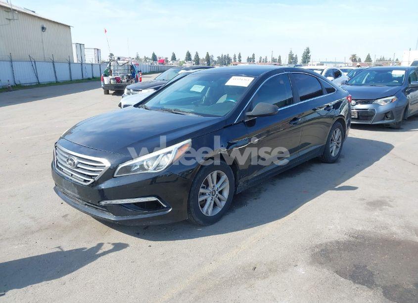 Photo 2 of 2015 Hyundai Sonata SE (VIN 5NPE24AF2FH006730)