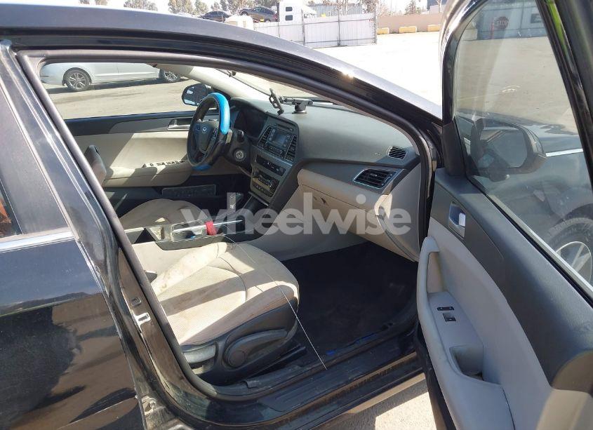 Photo 5 of 2015 Hyundai Sonata SE (VIN 5NPE24AF2FH006730)