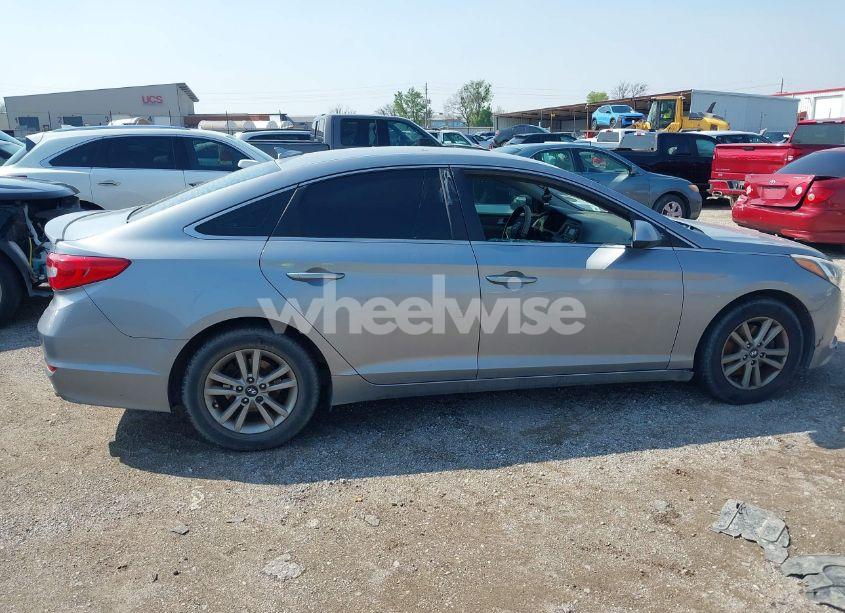 Photo 13 of 2015 Hyundai Sonata SE (VIN 5NPE24AF2FH022216)