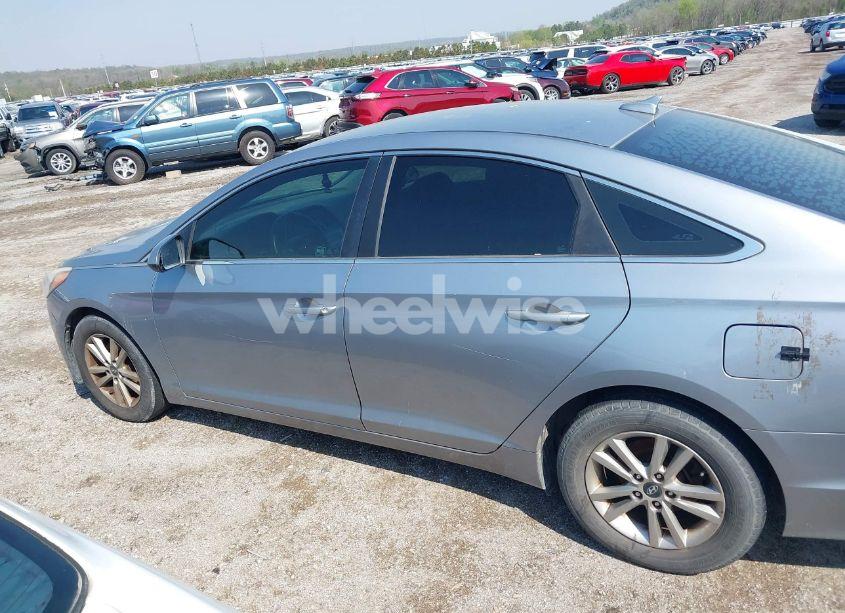 Photo 17 of 2015 Hyundai Sonata SE (VIN 5NPE24AF2FH022216)