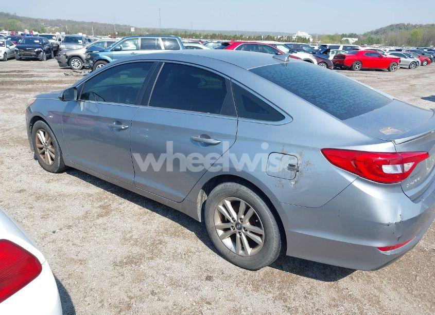 Photo 3 of 2015 Hyundai Sonata SE (VIN 5NPE24AF2FH022216)