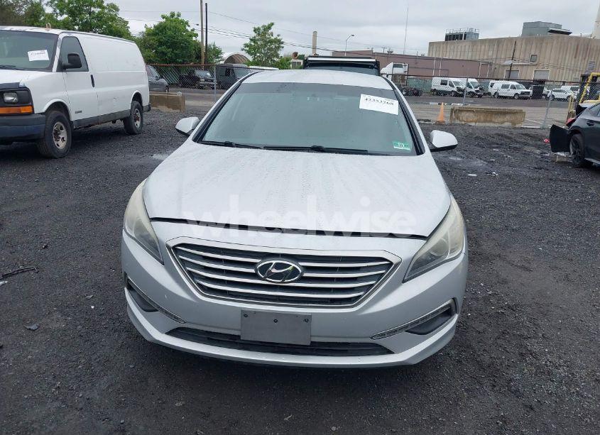 Photo 6 of 2015 Hyundai Sonata SE (VIN 5NPE24AF2FH025052)