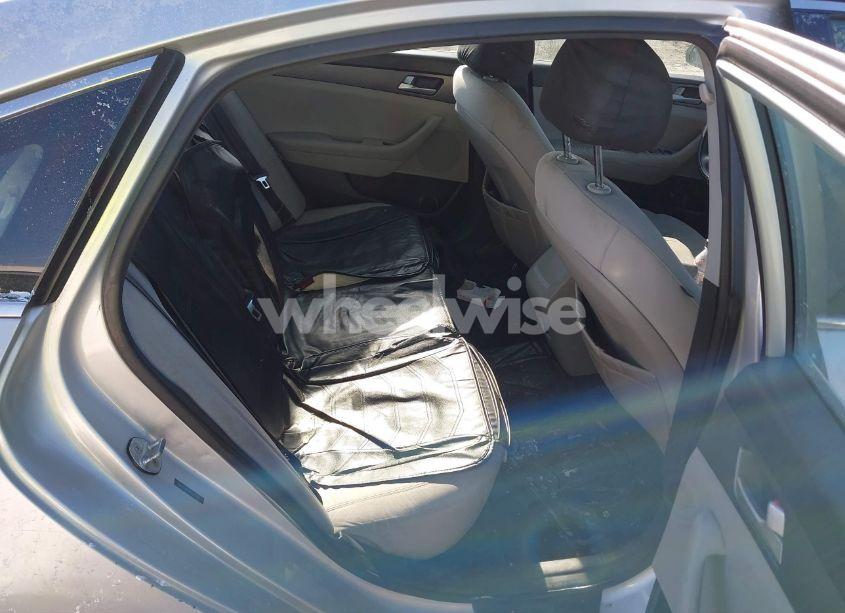 Photo 8 of 2015 Hyundai Sonata SE (VIN 5NPE24AF2FH025083)