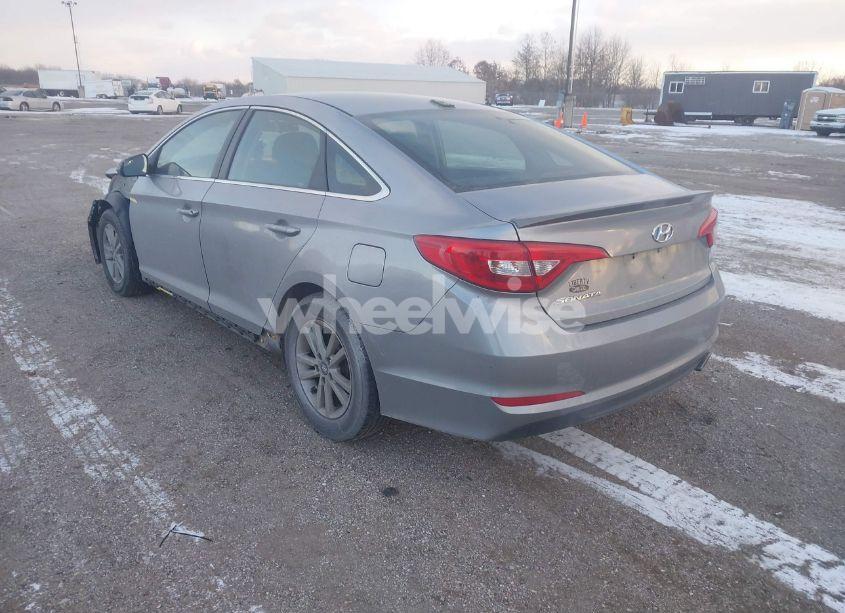 Photo 3 of 2015 Hyundai Sonata SE (VIN 5NPE24AF2FH058245)