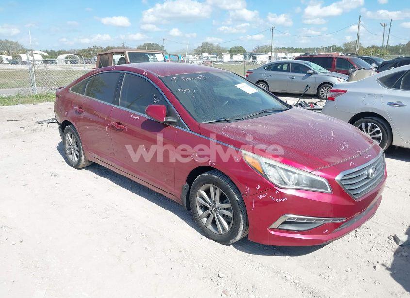 2015 Hyundai Sonata SE (VIN 5NPE24AF2FH100588) main photo