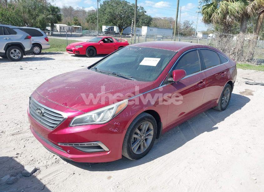 Photo 2 of 2015 Hyundai Sonata SE (VIN 5NPE24AF2FH100588)