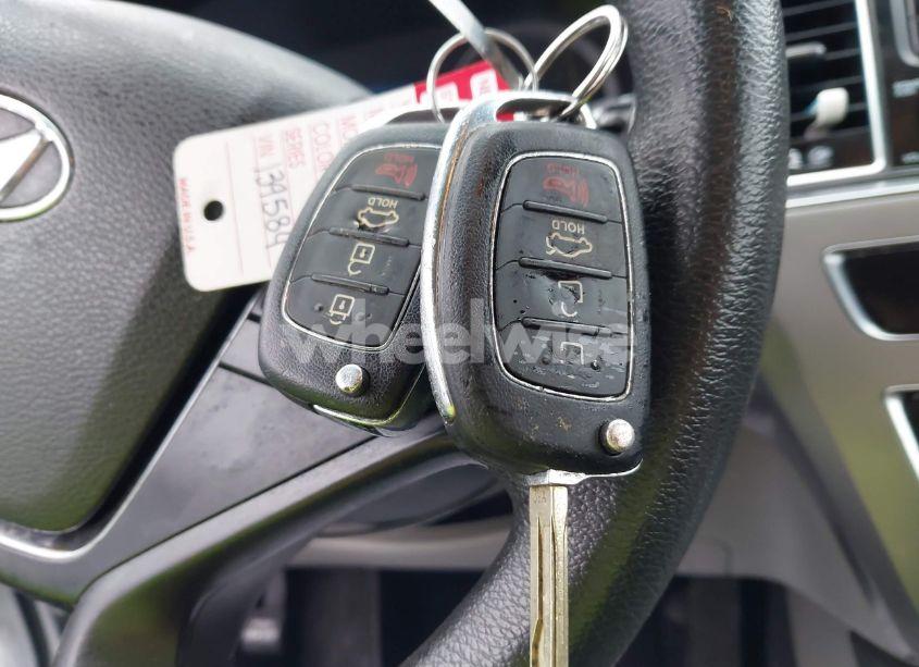 Photo 11 of 2015 Hyundai Sonata SE (VIN 5NPE24AF2FH139584)